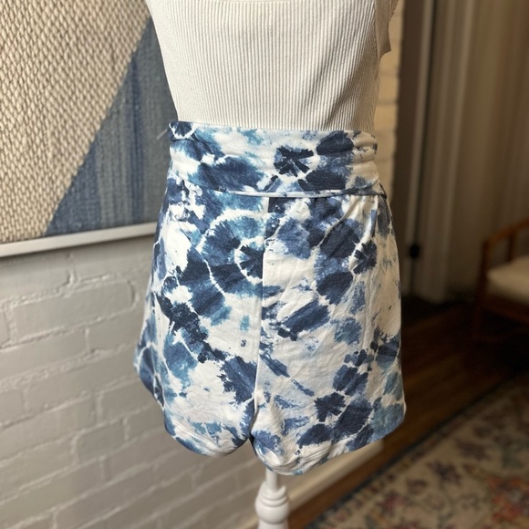 NWT Old Navy Blue Tie-Dye Fold Over Waist Shorts - Picture 8 of 11
